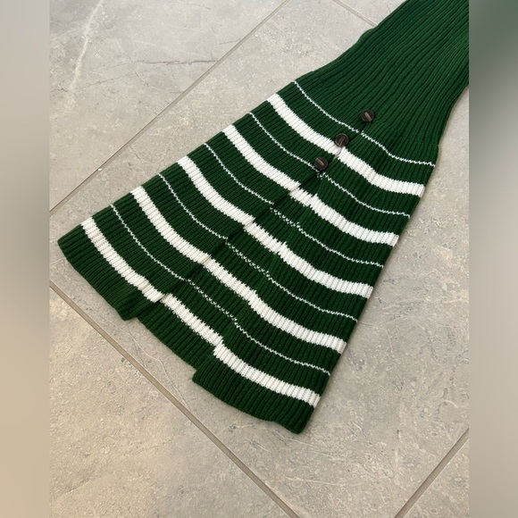 EUC Design History Long Sleeve Top With Flared Bell Sleeves - Picture 5 of 6